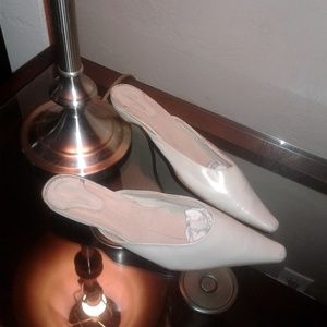 Loredano women beige shoes size 9.5